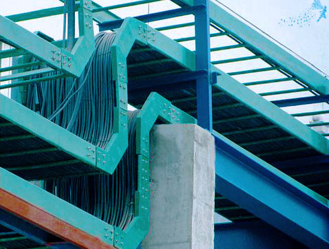 大跨距玻璃钢桥架案例